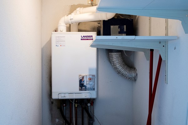 Medium property photo - Vriezenveenstraat 10, 2541 RZ Den Haag